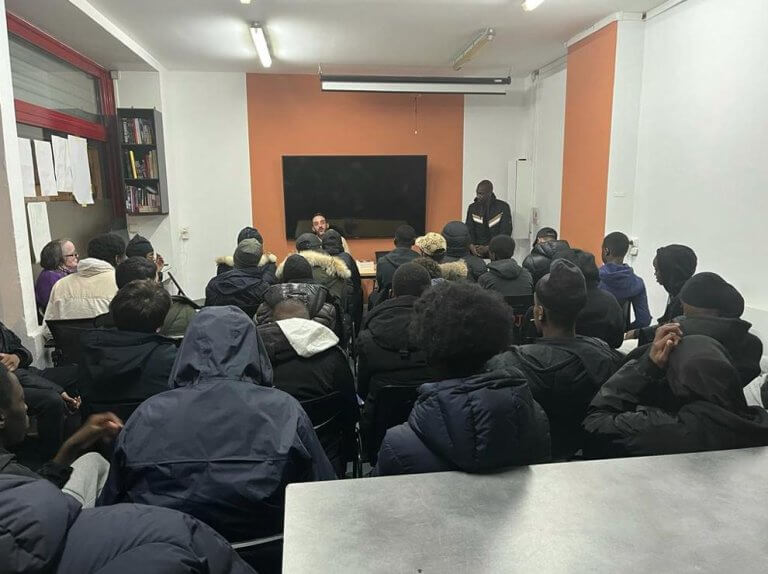 Soirée « Droits et Devoirs » sur les rapports Police-Population à l'Assos' avec le Hub 18.